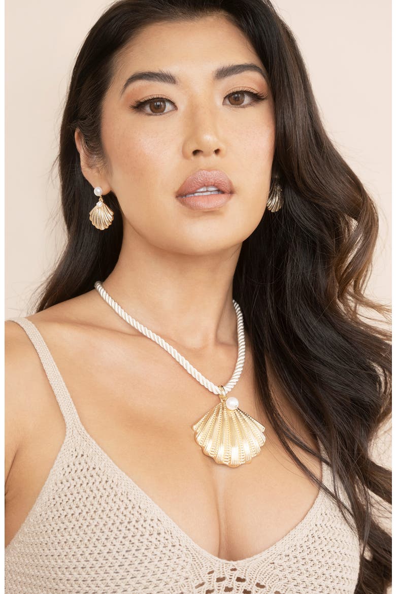 Scallop Shell Pendant Necklace, Alternate, color, GOLD