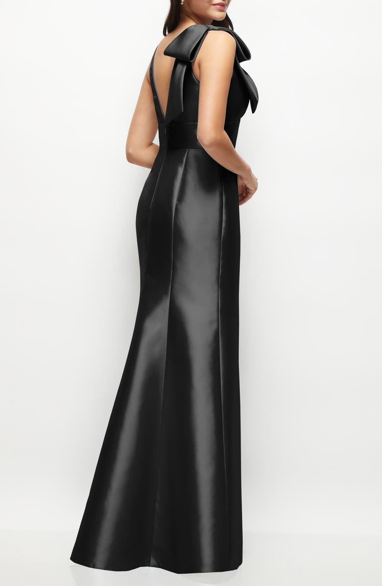 Alfred Sung Bow Detail Sleeveless Satin Twill Trumpet Gown, Alternate, color, Black