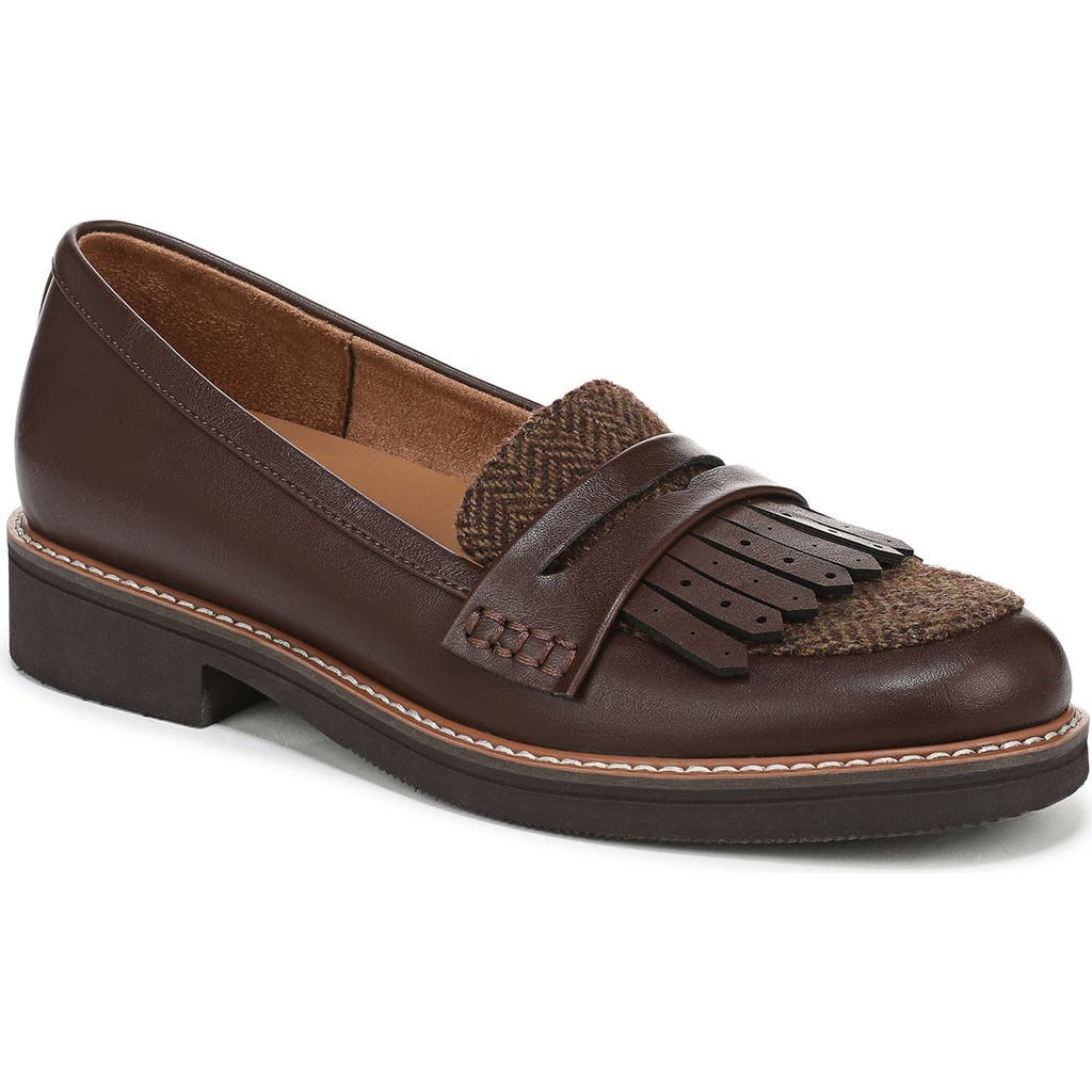 Naturalizer Pacey Kiltie Fringe Loafer In Brown