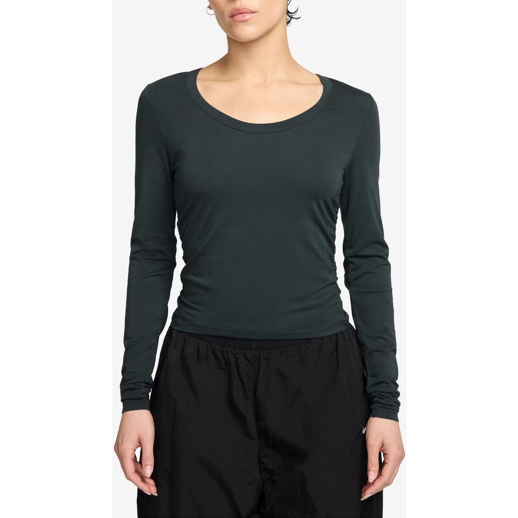 Nike Chill Stretch Cotton Blend T-shirt In Green