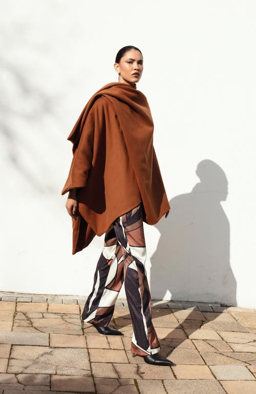 Diarrablu Wrap Cape  In Solid Brown