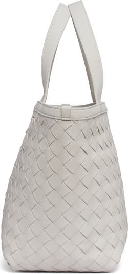 BOTTEGA VENETA FLIP FLAP ショルダーバッグ Bottega Veneta Small Intrecciato Flip Flap Leather Tote Bag
