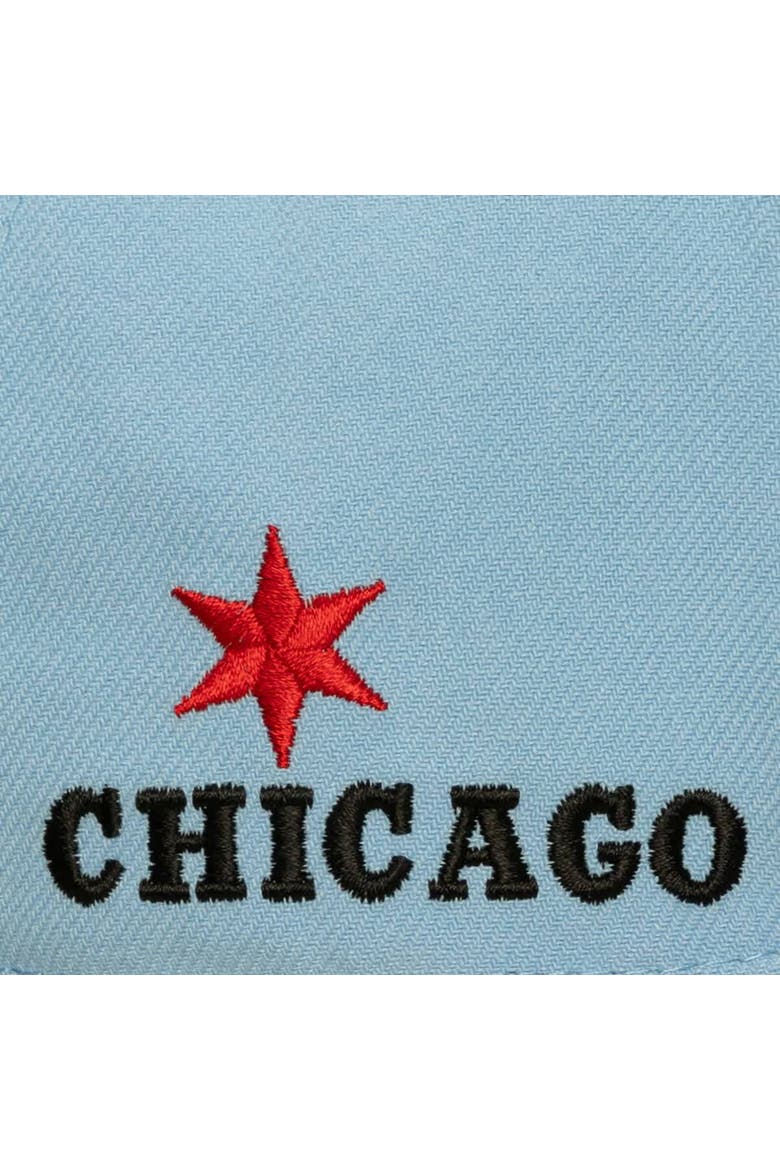 Men's Mitchell & Ness Light Blue/Black Chicago Bulls In the City Pro Pinch Snapback Hat, Alternate, color, Light Blue