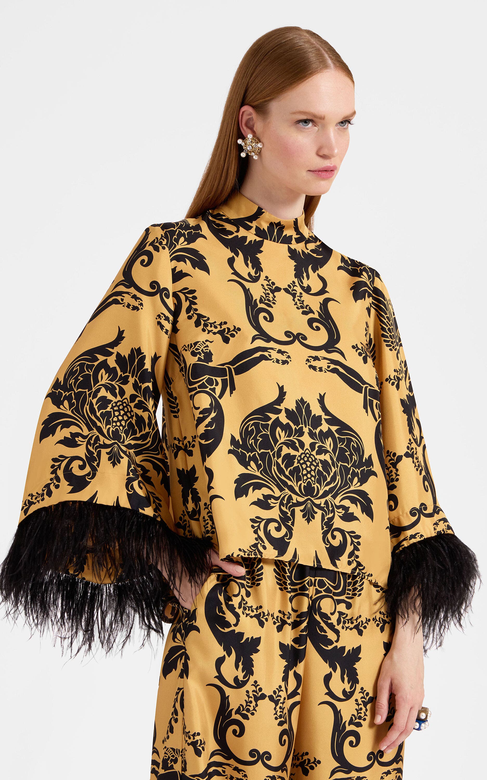 Make An Exit Top With Feathers Cherubs Gold
