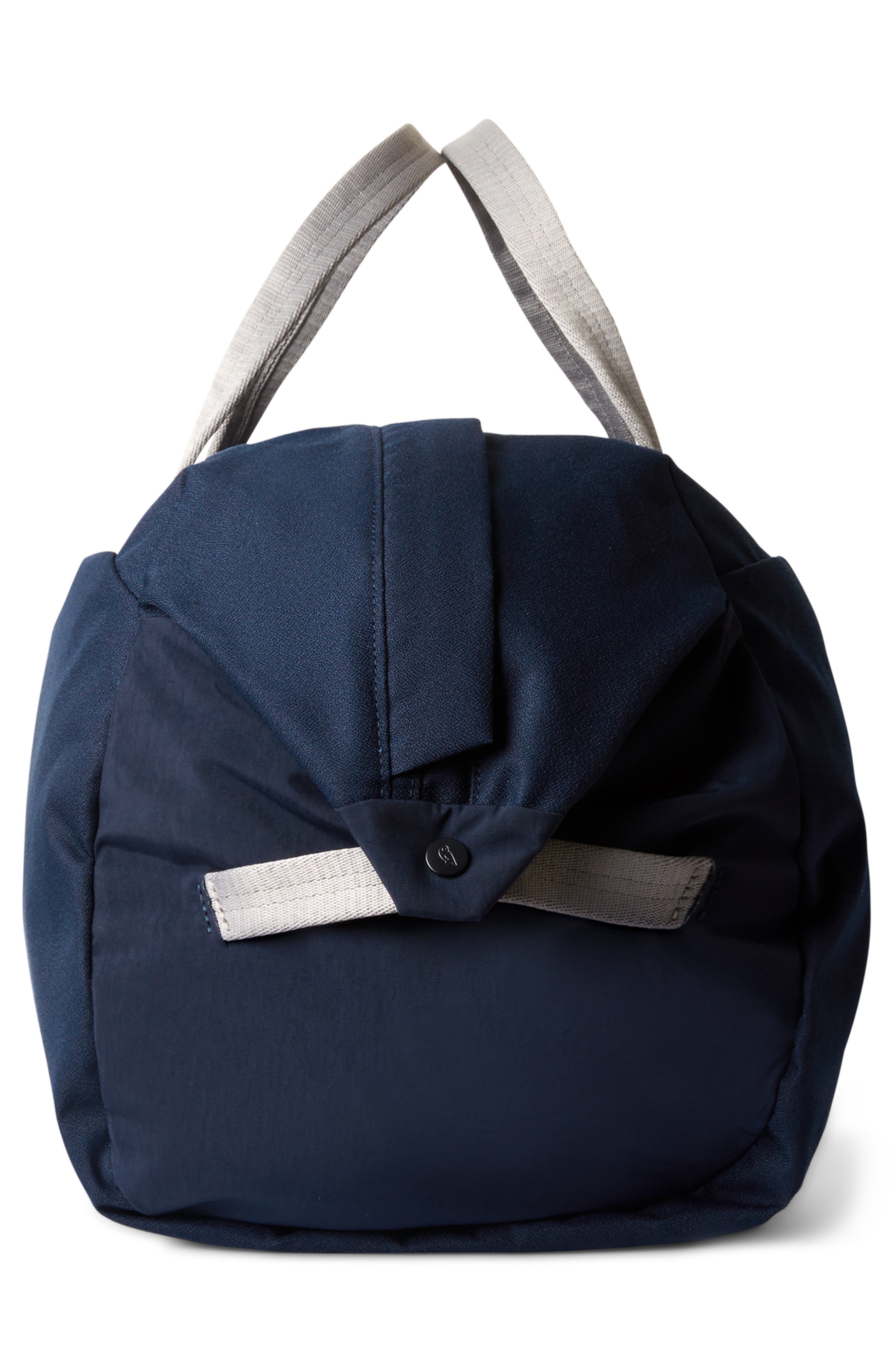 Bellroy Classic Weekend Duffle Bag, Alternate, color, 