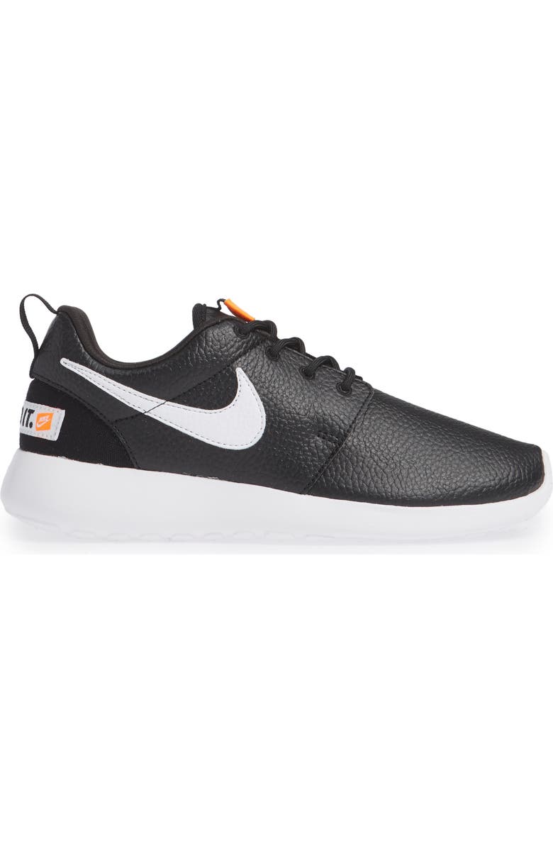 Nike 'Roshe Run' Print Sneaker, Alternate, color,