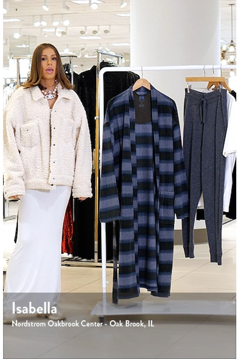 Line Up Robe video