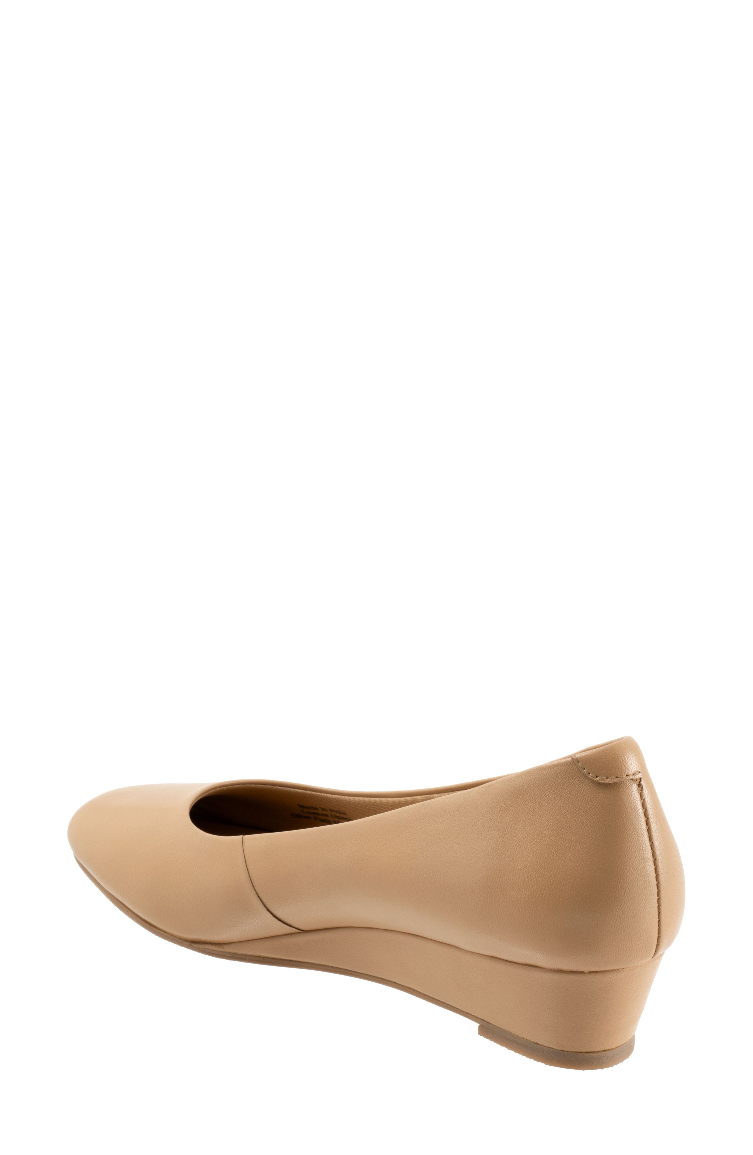 Trotters Denisse Wedge Pump, Alternate, color, Beige