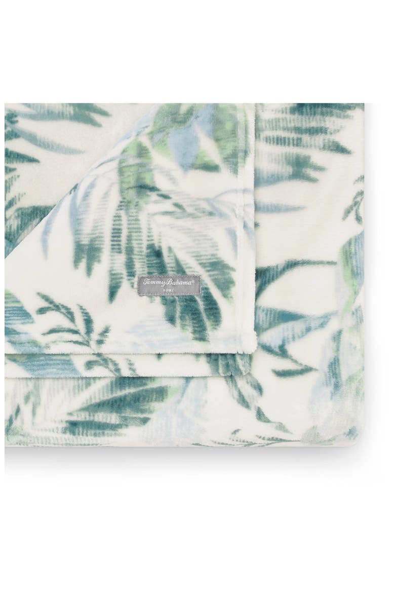 Wallpaper Leaves Fleece Throw Blanket, Alternate, color, GREEN