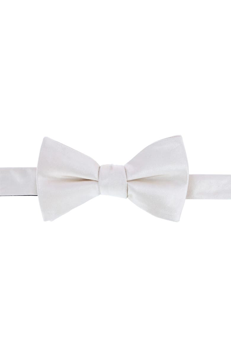 Trafalgar Sutton Solid Silk Bow Tie, Main, color, Cream