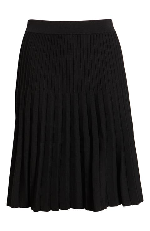 Pleated Knit Skirt