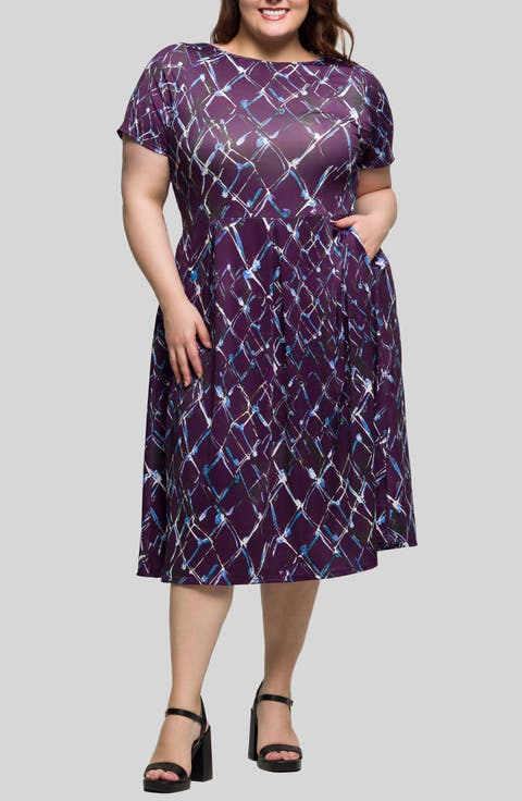 Short Sleeve Fit & Flare Midi Dress (Plus)