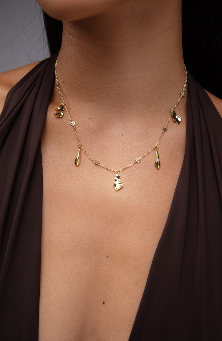 YOJ Mino Charm Choker Necklace in Gold, Alternate, color, Gold