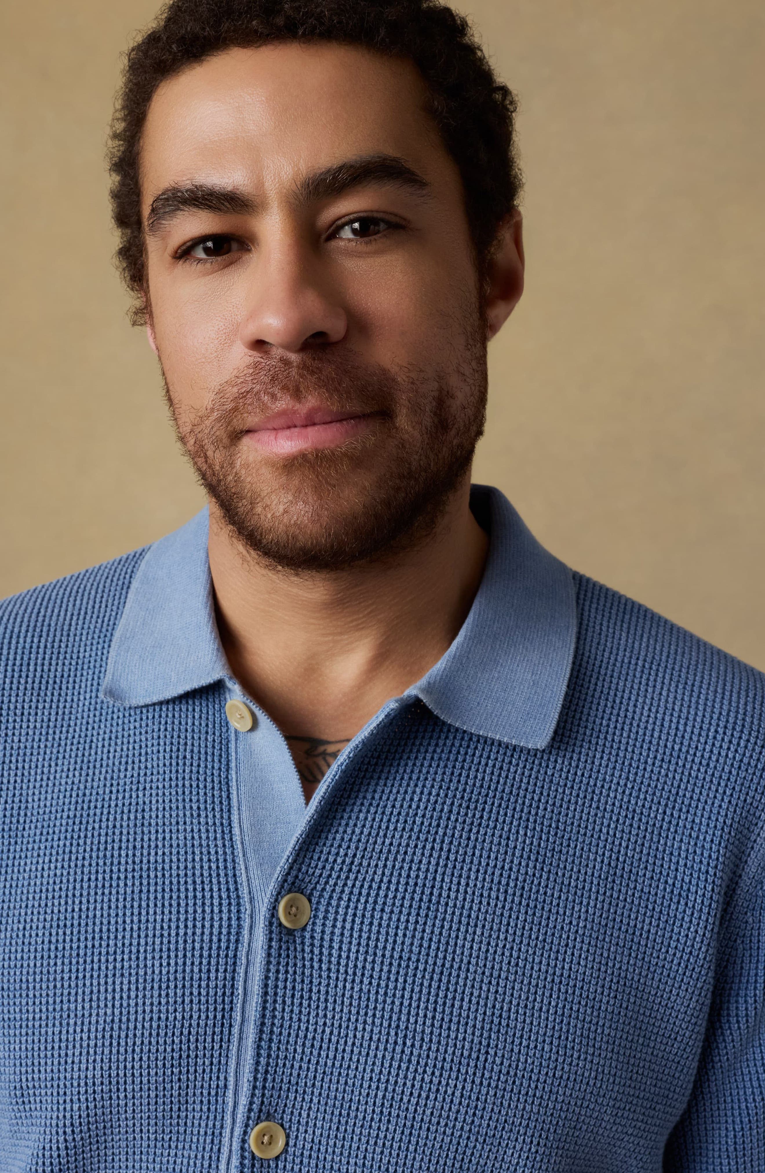 Faherty Sunwashed Waffle Stitch Short Sleeve Organic Cotton Button-Up Sweater Shirt — фото 4