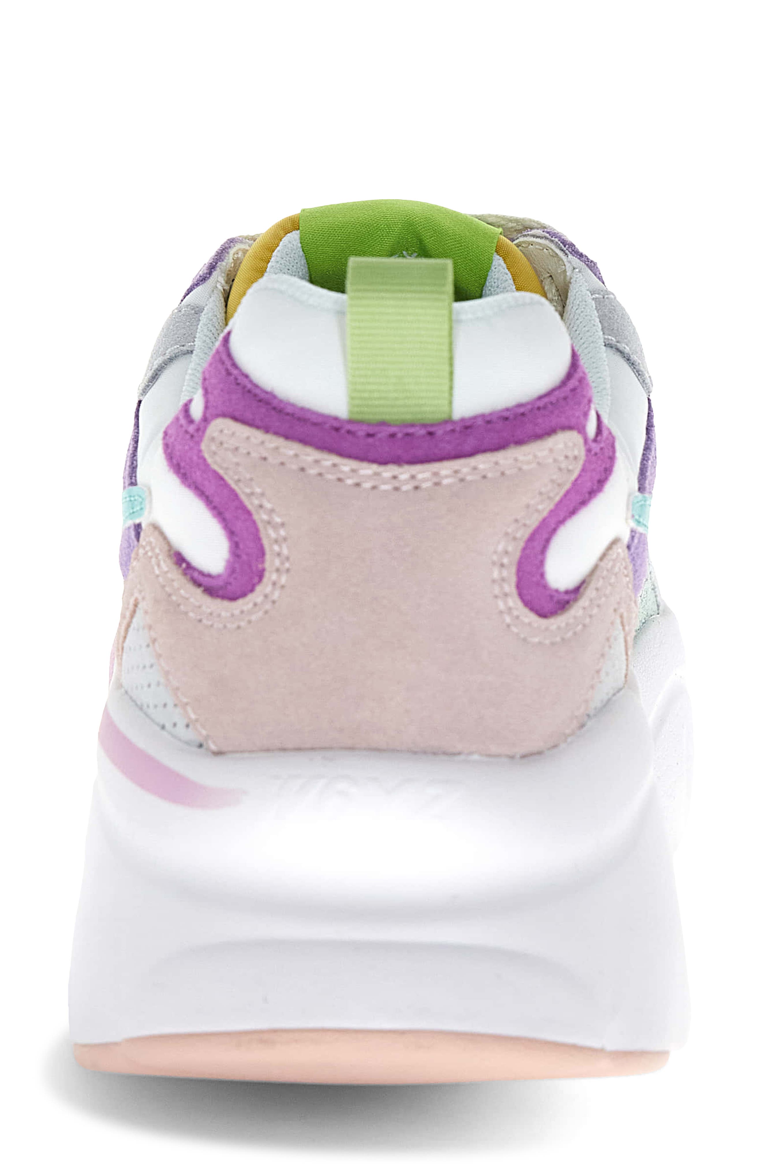 Mia Sneaker - image 4