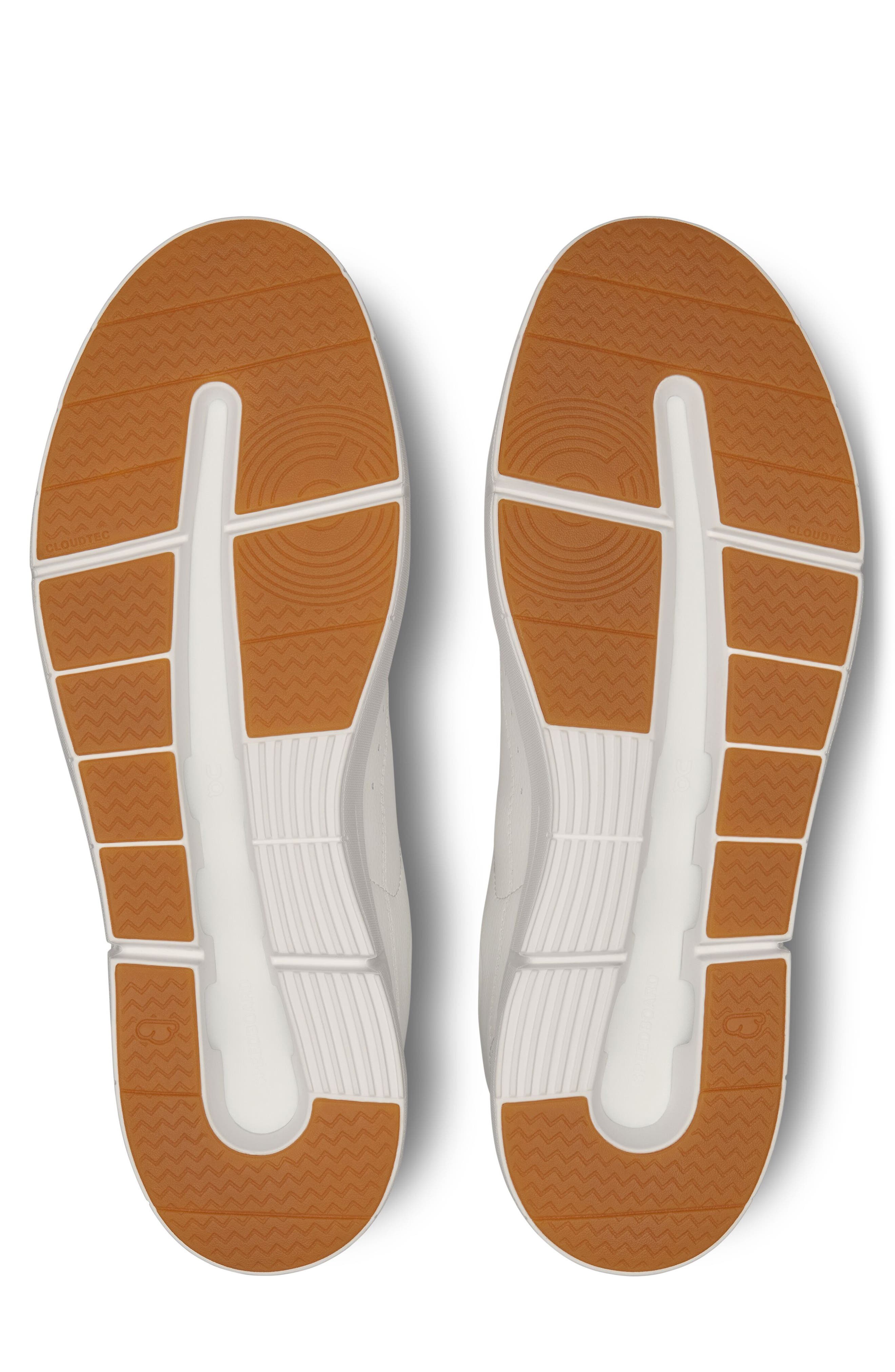 On THE ROGER Centre Court Tennis Sneaker, Alternate, color, White/ Gum