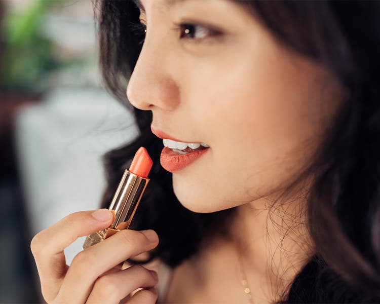 How To Wear Red Lipstick - Find the Best Red Lip Colour For Your Skin Tone
