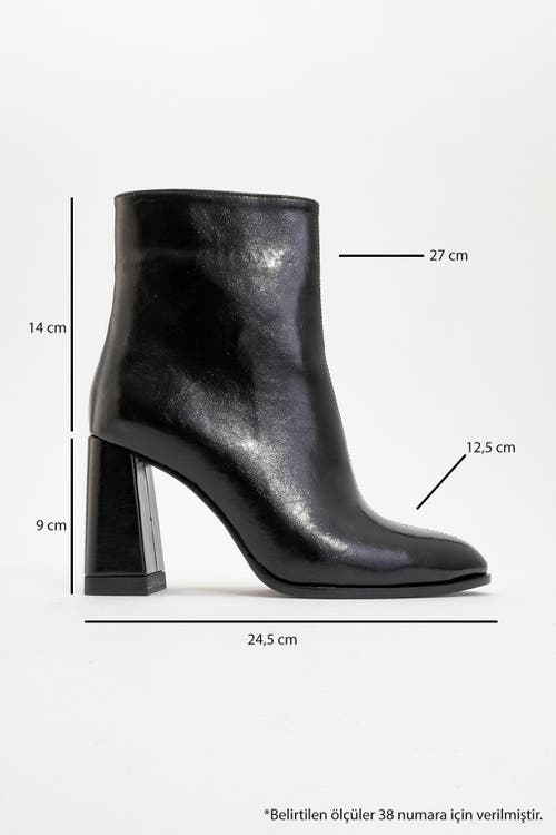 Prologue Shoes Jewel High Heel Boot In Black
