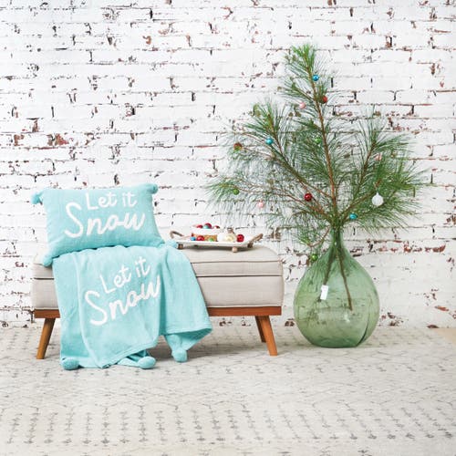 Carol & Frank A Christmas Holiday Tufted Solid Throw Blankets In Blue