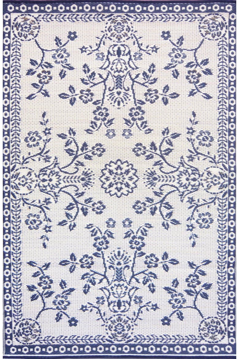 Garland Blue & White, Alternate, color, blue and white