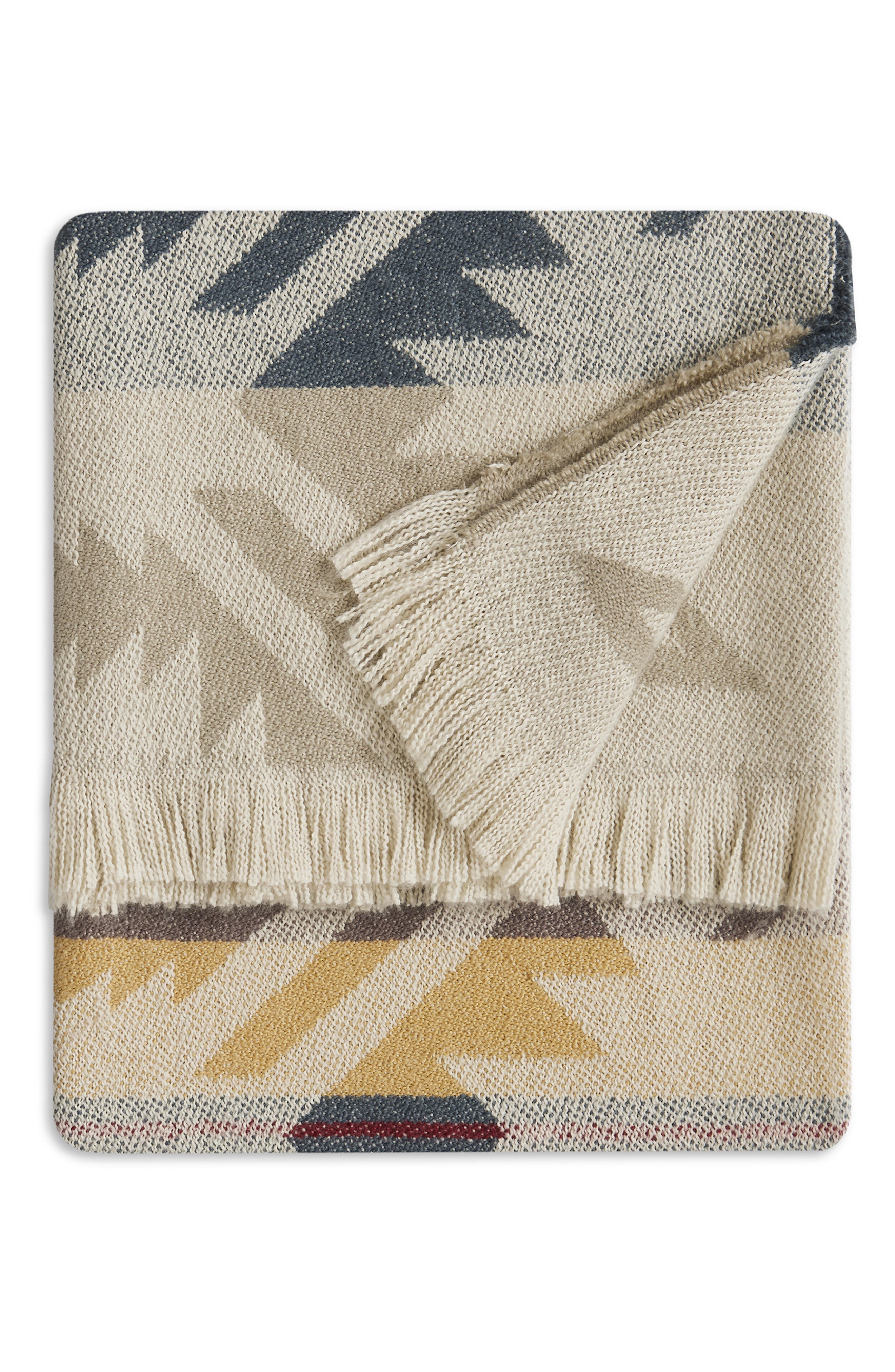 Pendleton White Sands Throw Blanket In Neutral