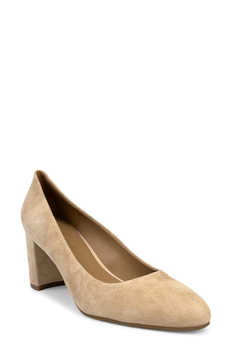 Betsy Almond Toe Pump (Women)