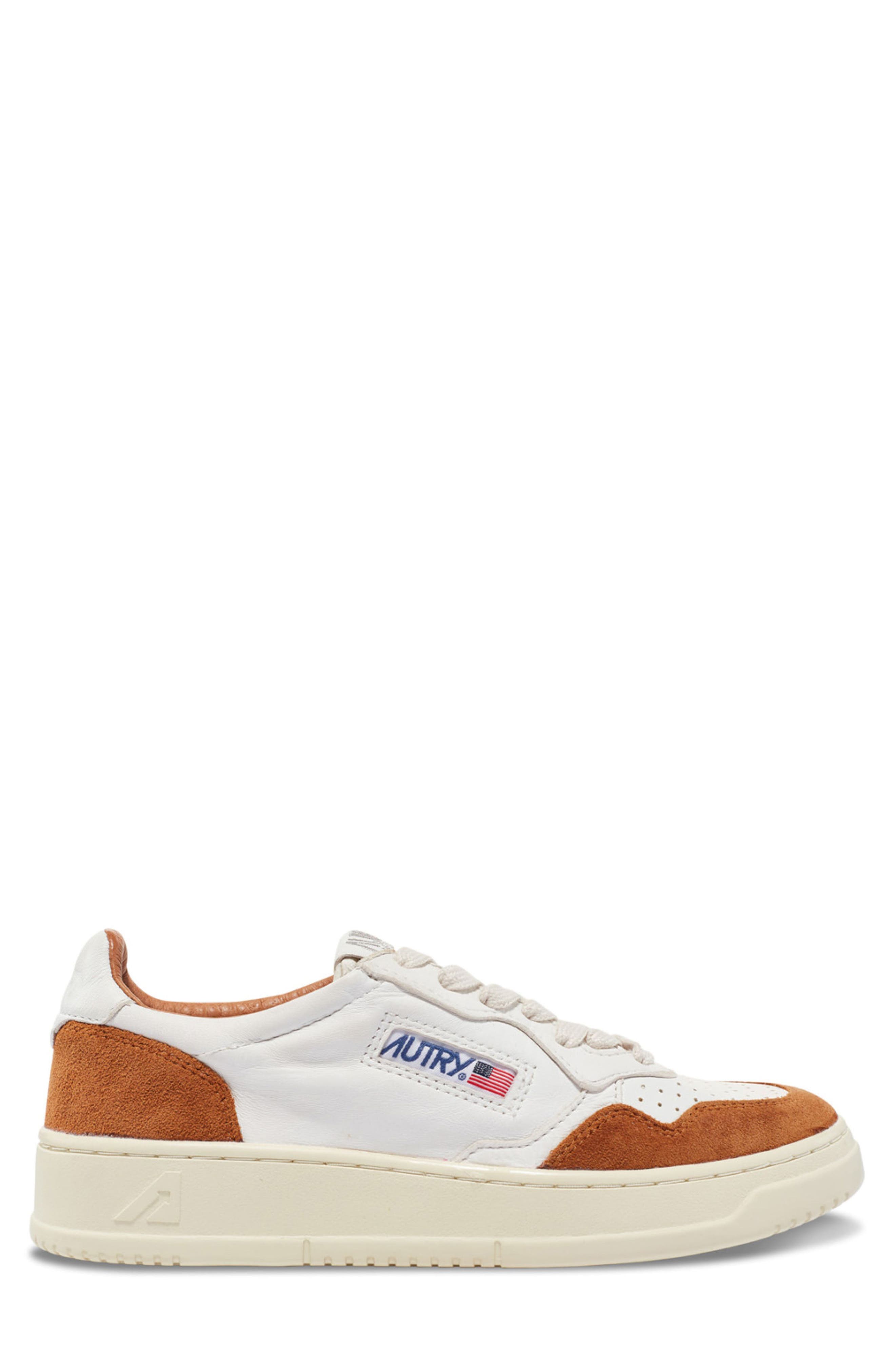 AUTRY Medalist Low Sneaker, Alternate, color, White/ Caramel Goat/ Suede
