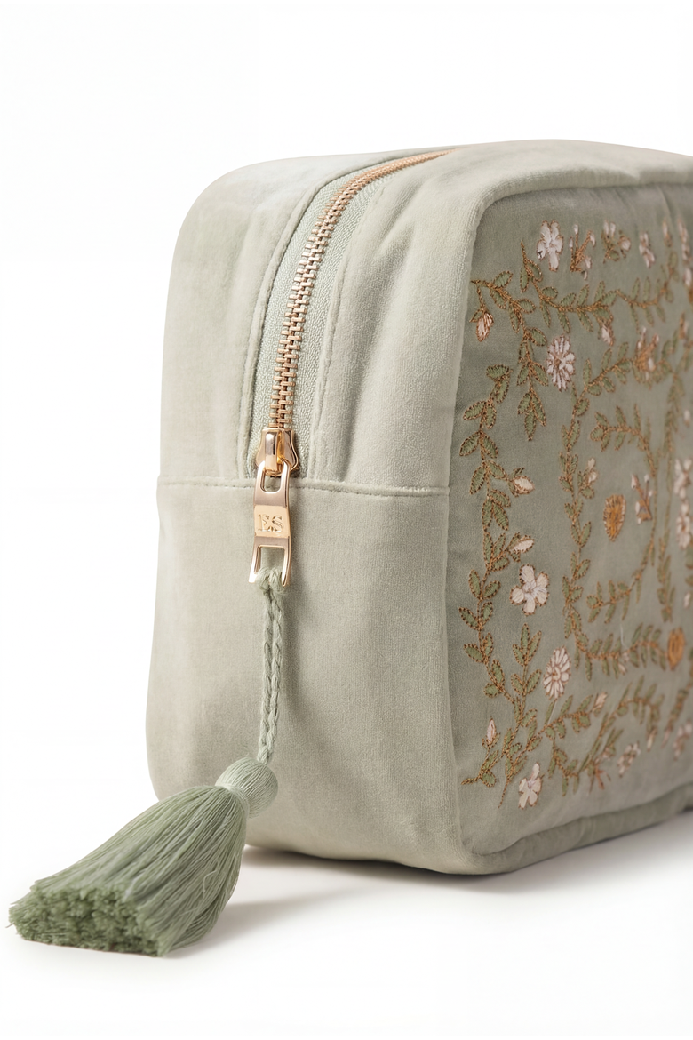 Mediterranean Garden Velvet Wash Bag, Alternate, color, Sage