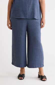 Textured Wide Leg Crop Pants