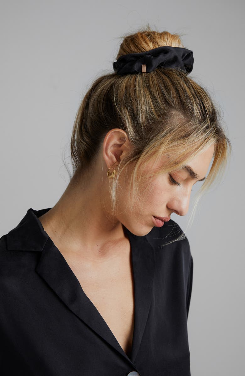 Lunya Washable Silk Classic Scrunchie, Alternate, color, Immersed Black