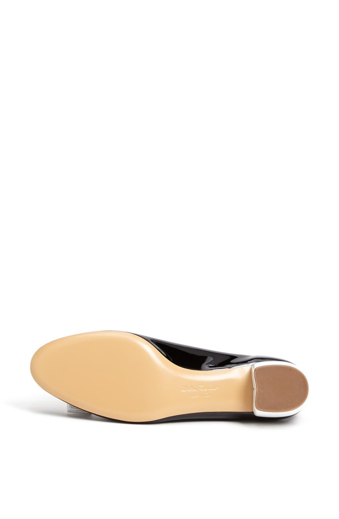 FERRAGAMO Salvatore Ferragamo 'Vara' Pump, Main, color, 