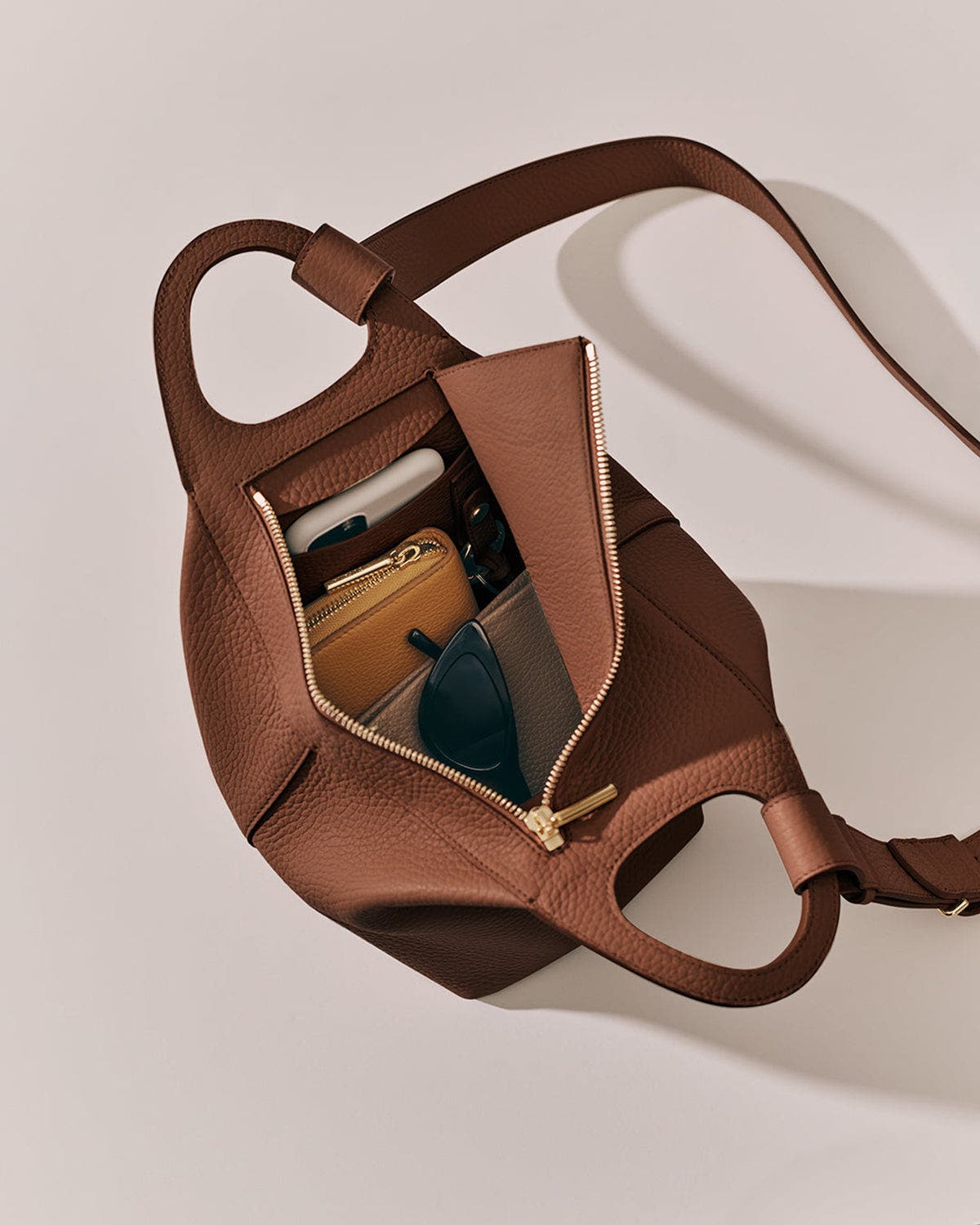 Cuyana Paloma Bag, Alternate, color, Dark Chestnut