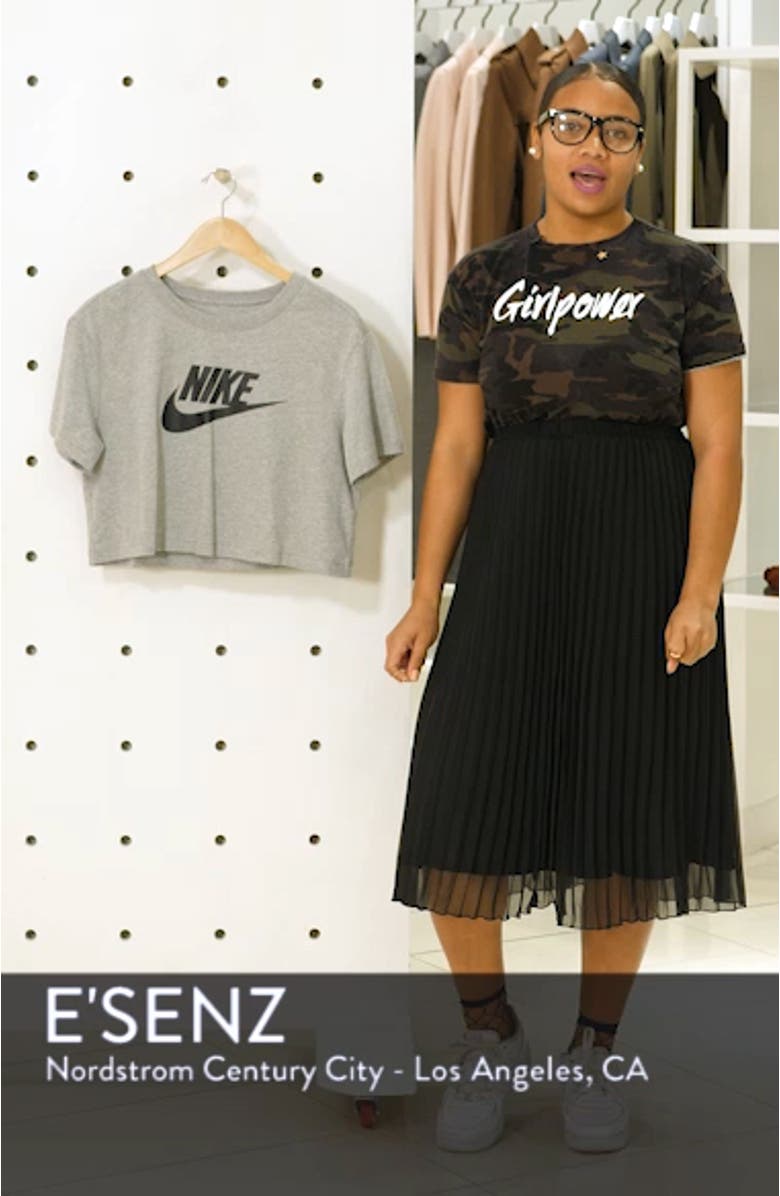 Sportswear Essential Crop Tee, sales video thumbnail