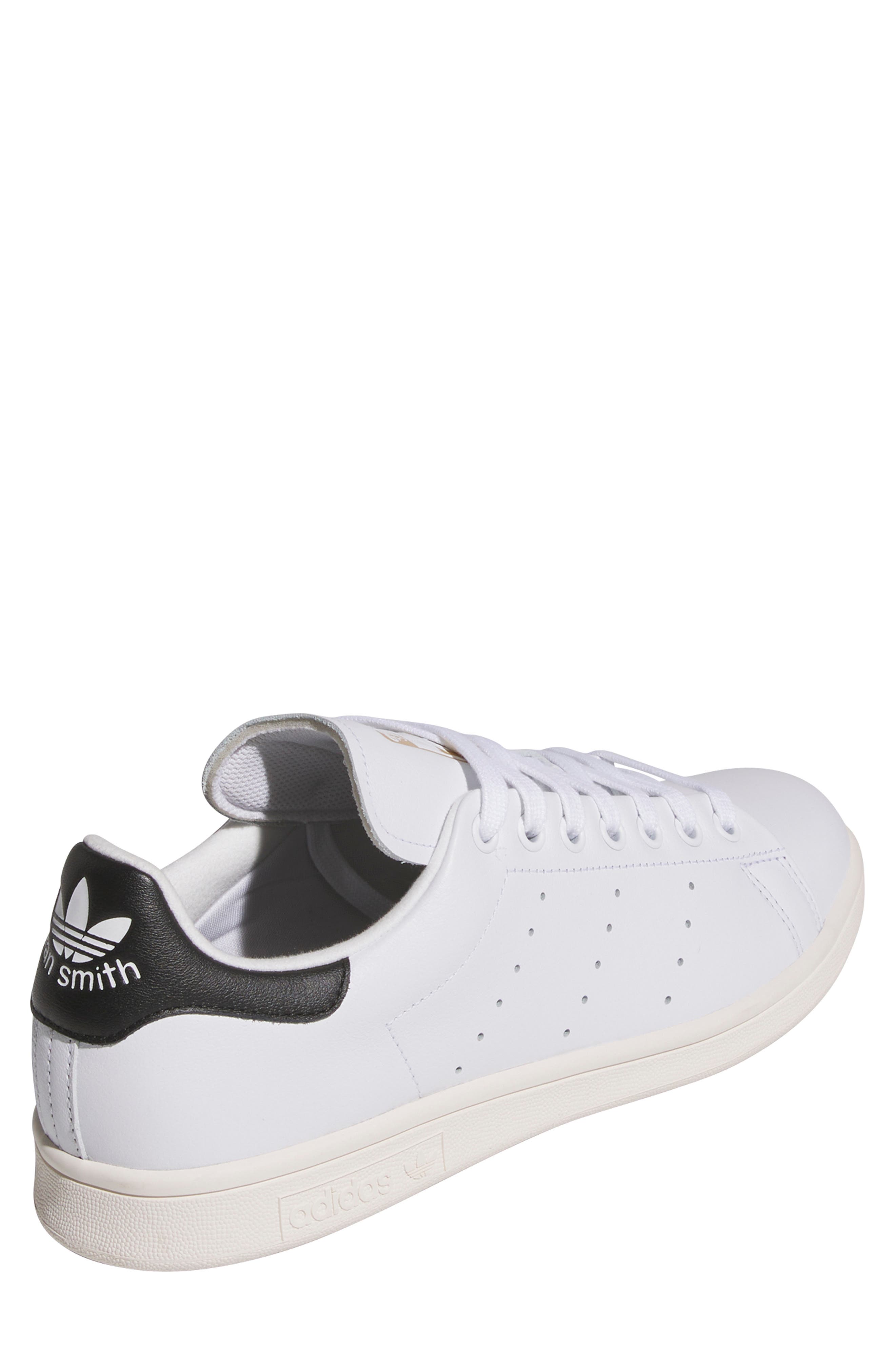 adidas Gender Inclusive Stan Smith Spikeless Golf Lux Sneaker, Alternate, color, Ftwwht/Cbl
