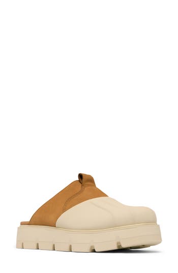 Sorel Rein Cb Clogs In Bleached Ceramic/canyon Gold