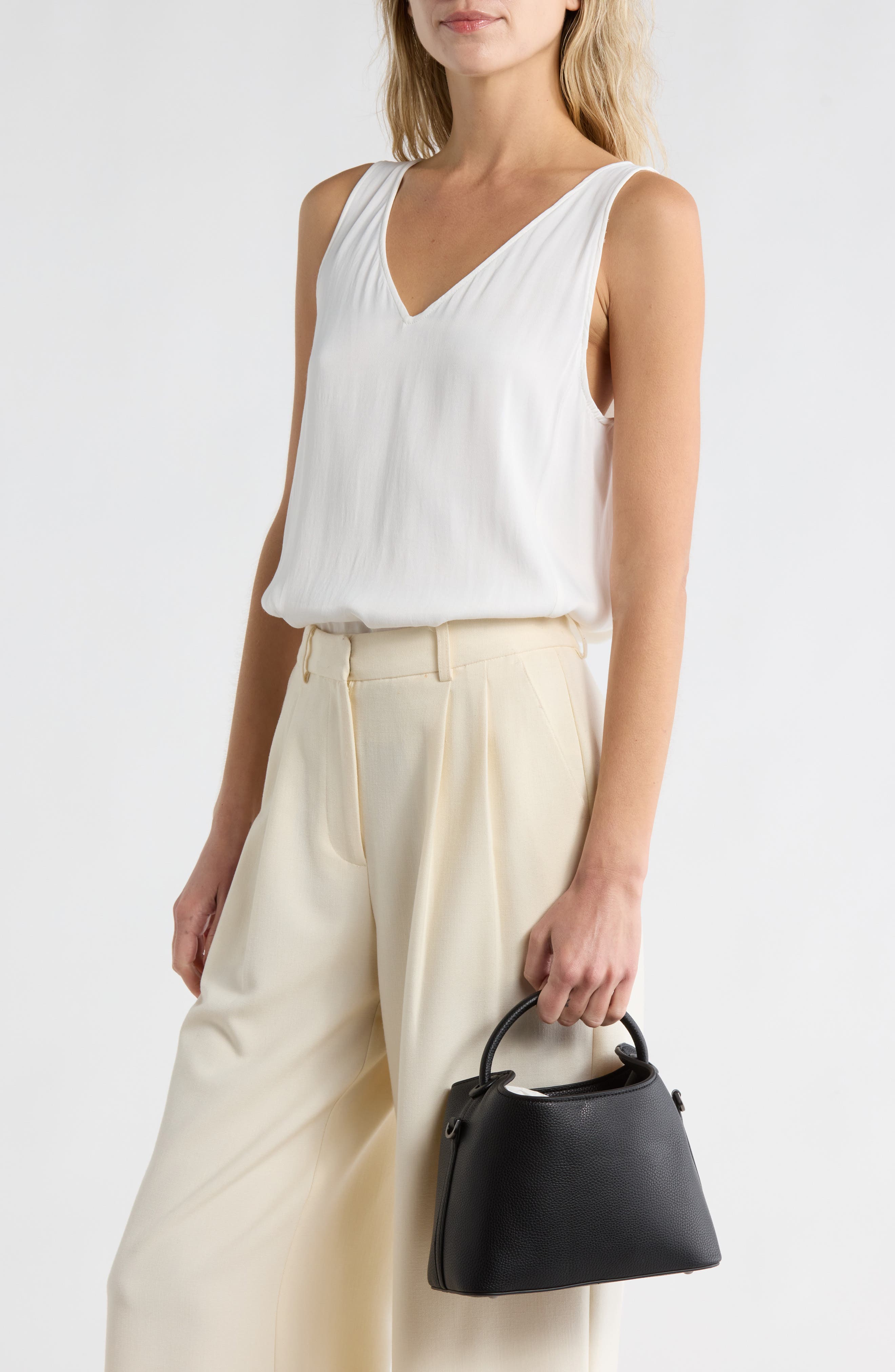 BCBG Circle Top Handle Clutch, Alternate, color, Black