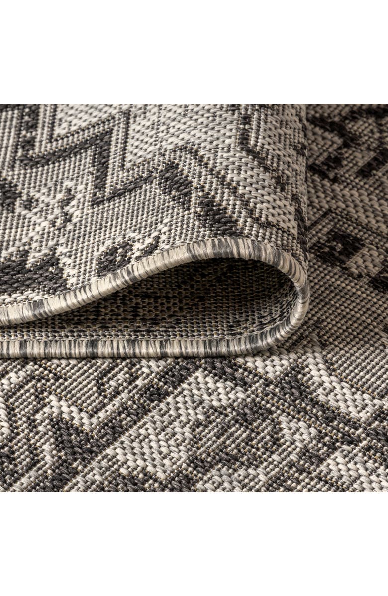 JONATHAN Y Estrella Bohemian Medallion Textured Weave Indoor/Outdoor Area Rug, Alternate, color, Black/Gray