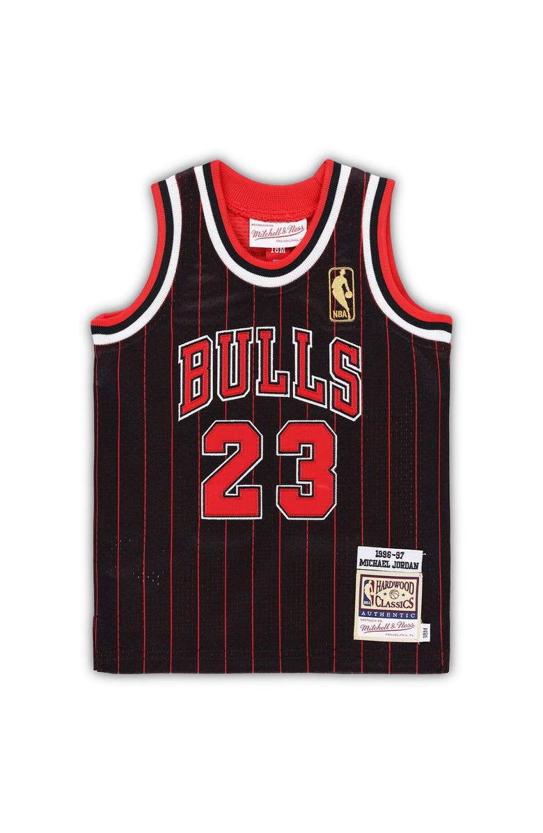 Mitchell & Ness Infant Mitchell & Ness Michael Jordan Black Chicago Bulls 1996/97 Hardwood Classics Authentic Jersey, Alternate, color, Black