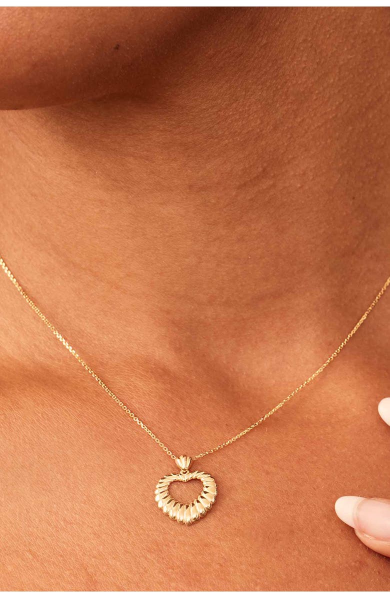 Oradina 14K Yellow Gold Retro Heart Pendant Necklace, Alternate, color, Yellow Gold