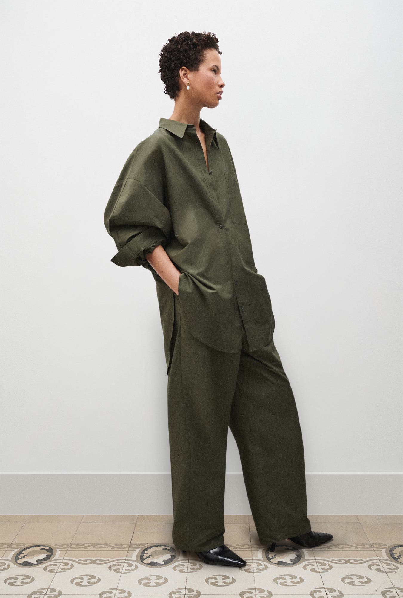 Round Shirt - image 2