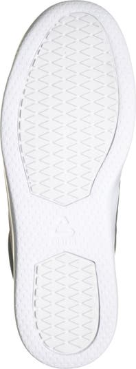 Phenom Low-Top Sneaker