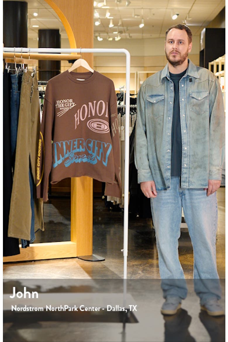 Studio Oversize Graphic Sweatshirt video