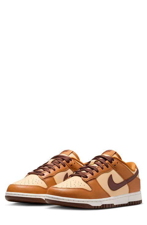 Dunk Low SE Basketball Sneaker (Women)