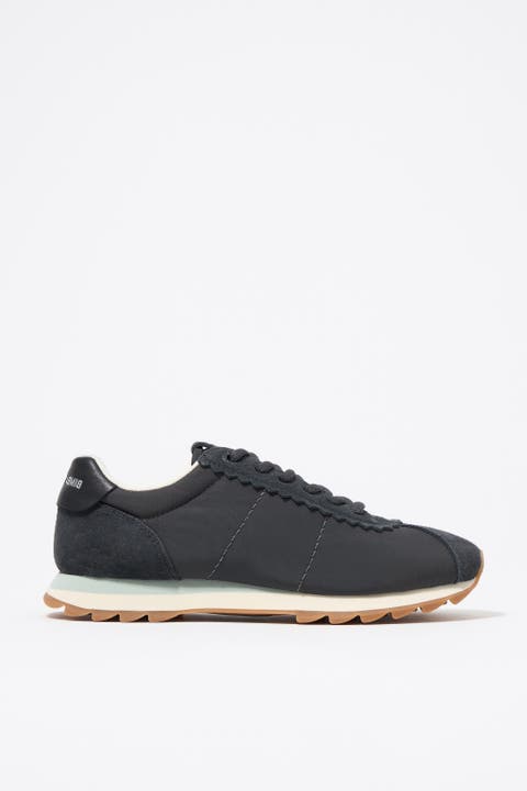 13 18 Retro Sneaker