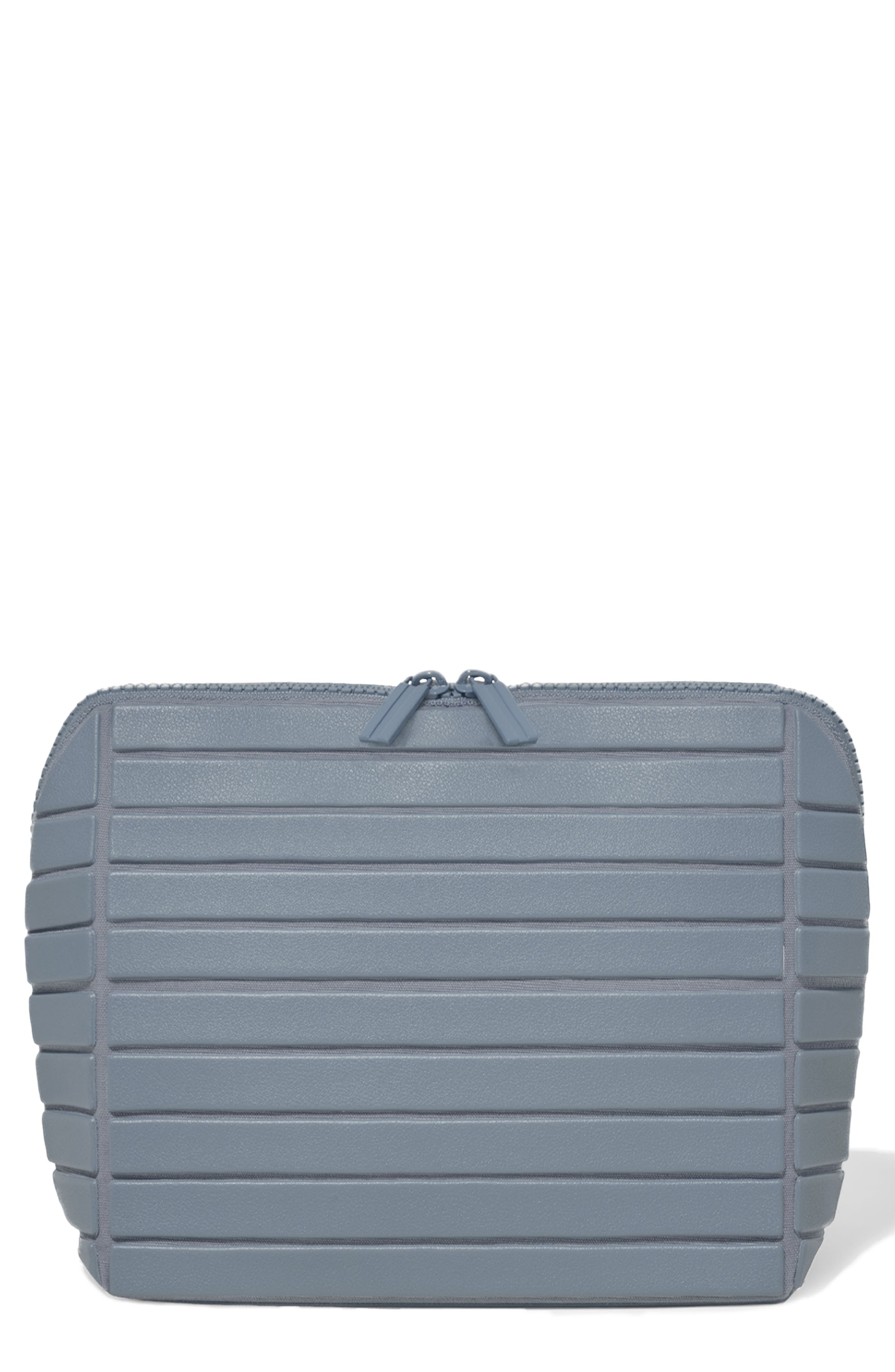 Parallelle The Medium Traveller Toiletry Kit in Slate 