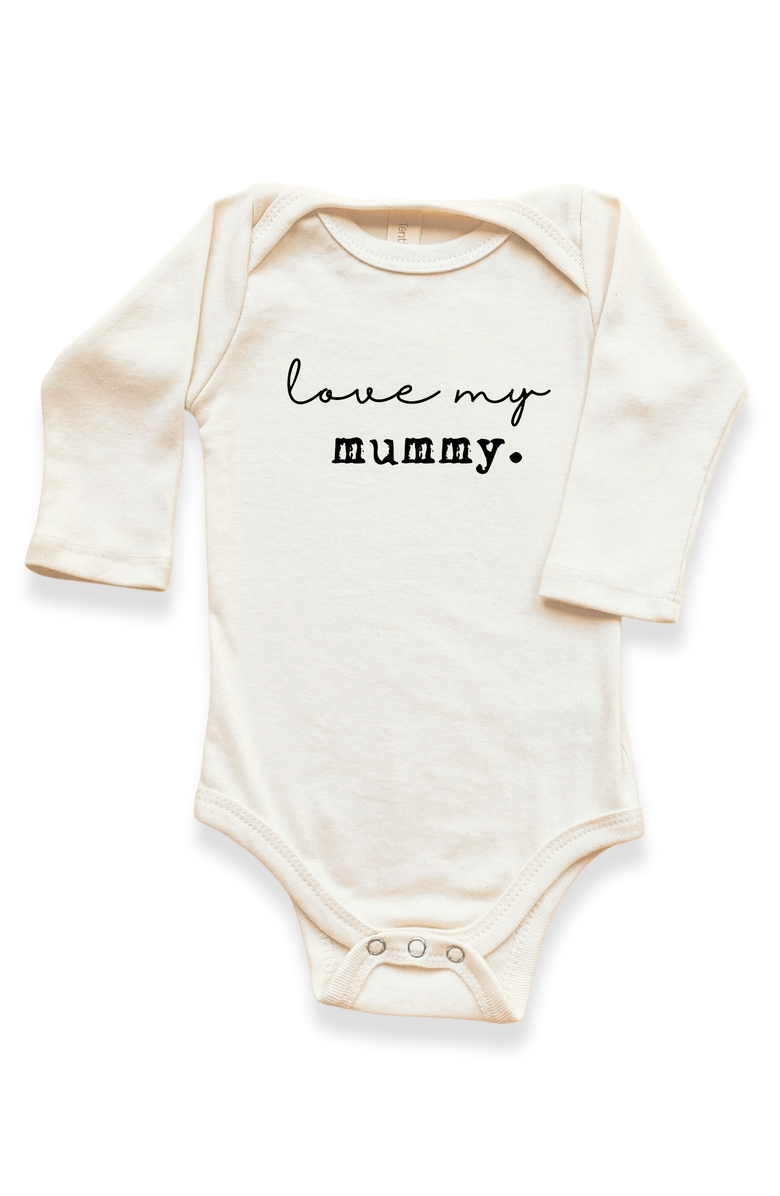 Tenth & Pine Love My Mummy - Organic Long Sleeve Baby Bodysuit, Main, color, Natural Black Lettering