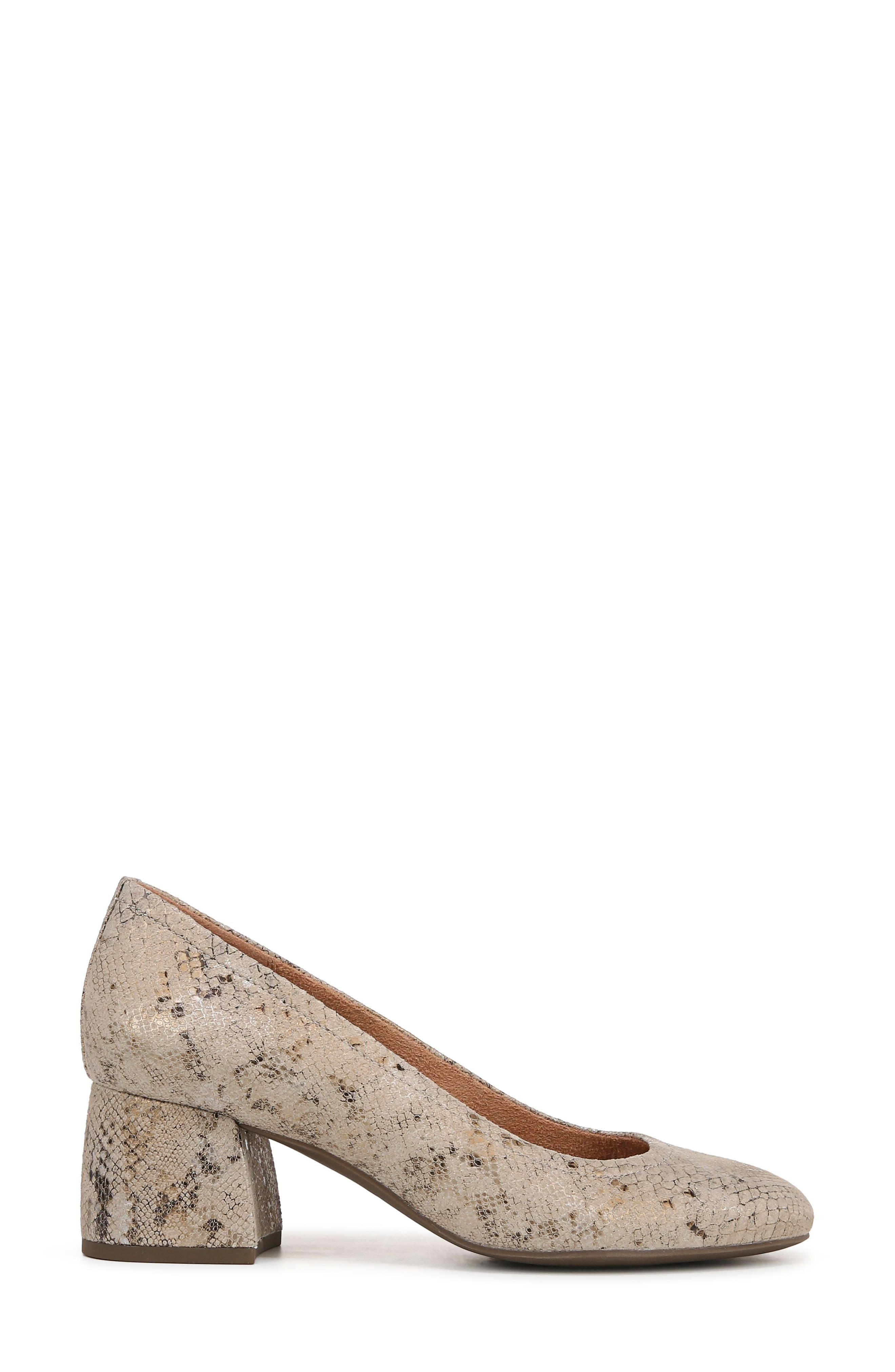 Carmel Pump, Alternate, color, OATMEAL