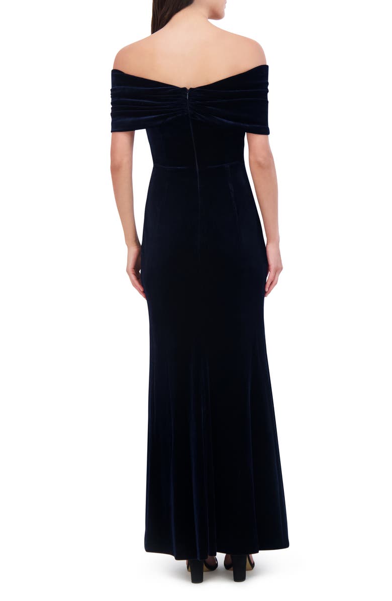 Vince Camuto Off the Shoulder Velvet Mermaid Gown, Alternate, color, Navy