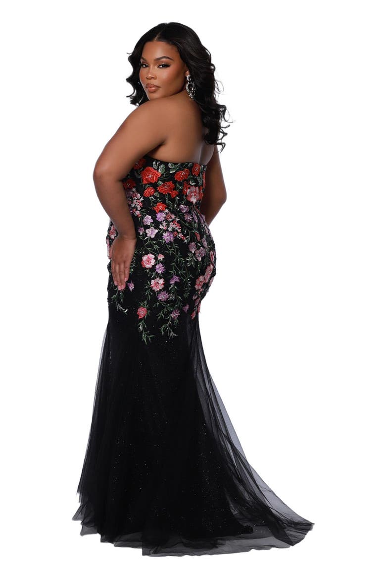 Sweetheart Neckline Fitted Floral Plus Size Gown, Alternate, color, Black Floral