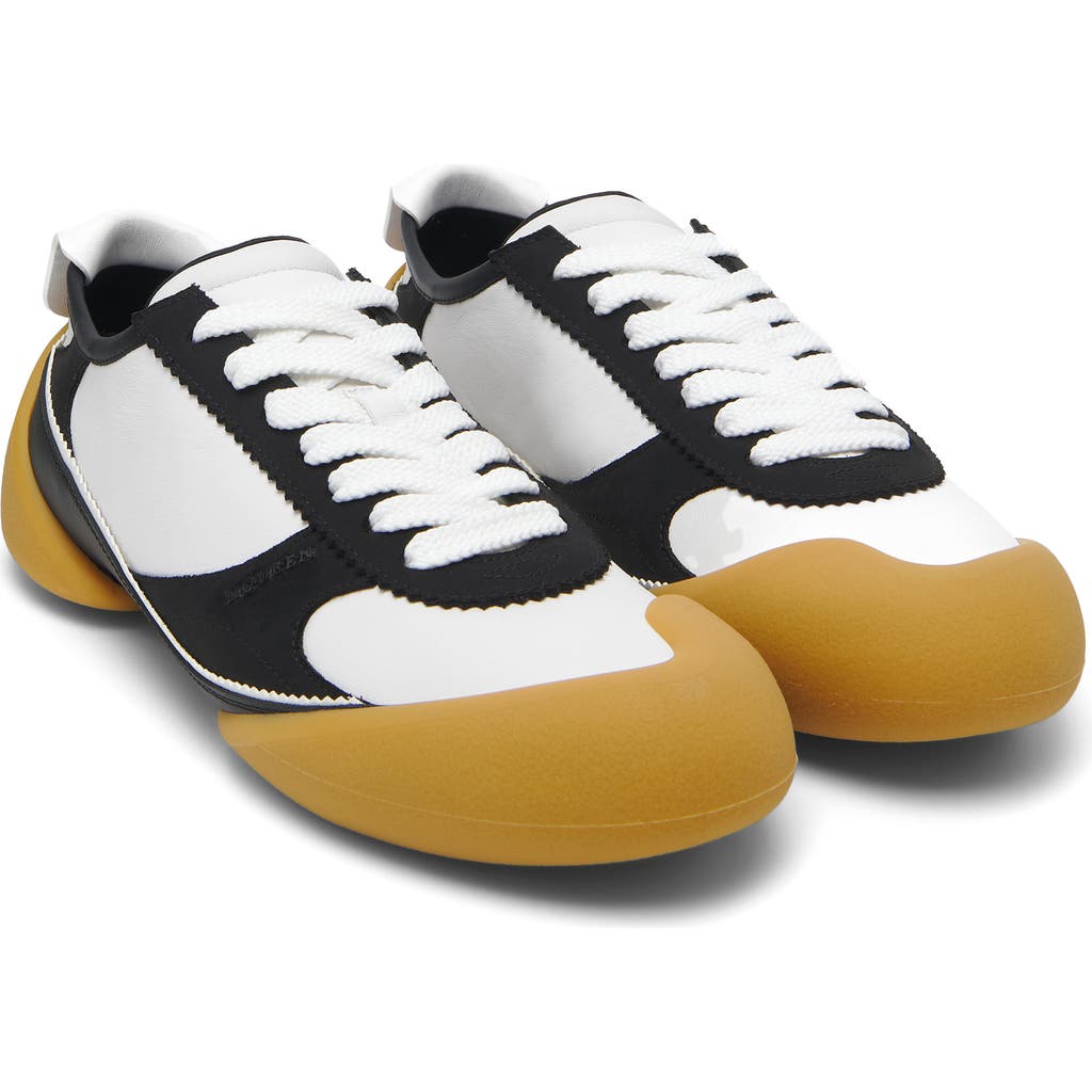 Alexander Mcqueen Mcqueen Flexion Sneaker In White/black